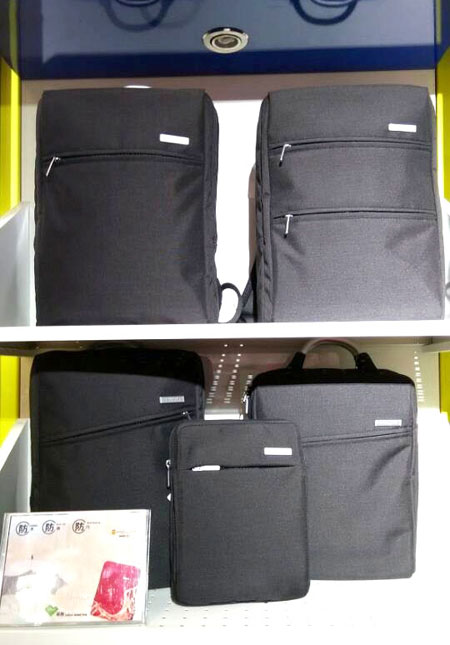 展會上杜邦料的電腦包新品